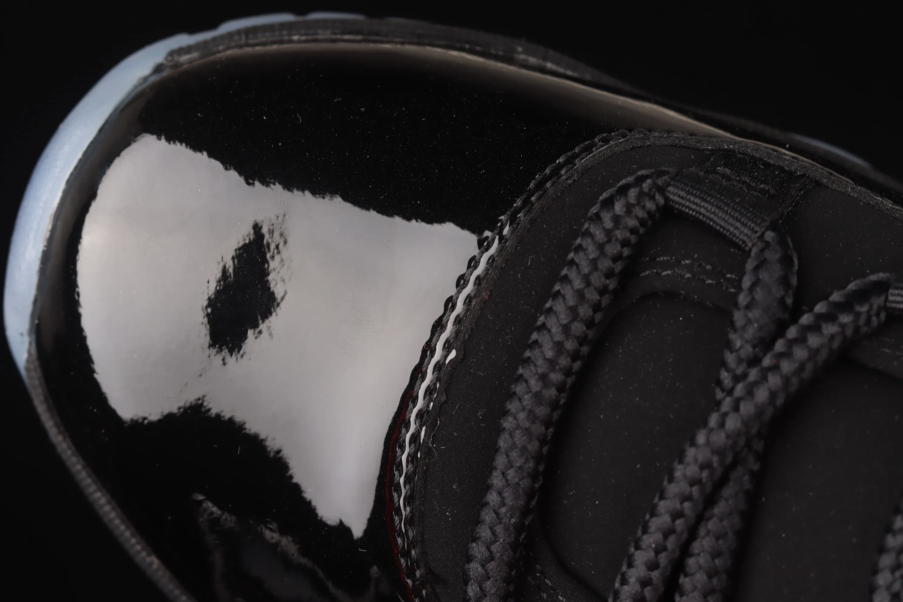 All categories Air Jordan Jordan series basketball shoes Air Jordan 11 F version Air Jordan 11 "Cap and Gown" AJ11 Joe 11 Black Gamma Black Warrior 378037-005
